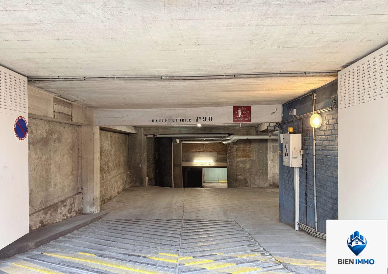 Location Parking/ Box