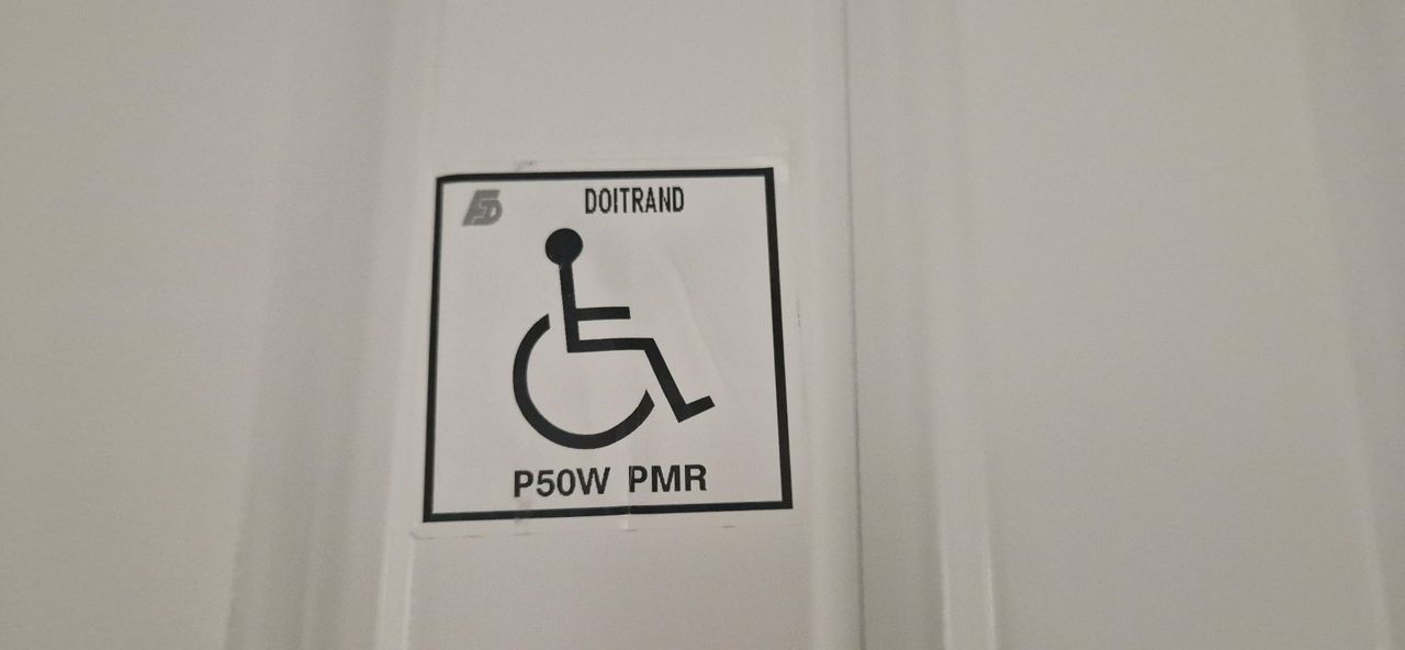 Location Parking/ Box