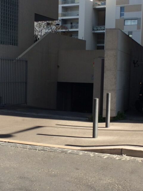 Location Parking/ Box