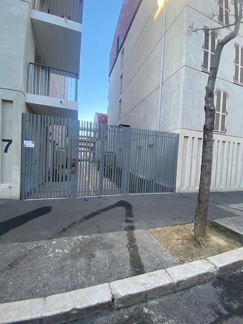 Location Parking/ Box