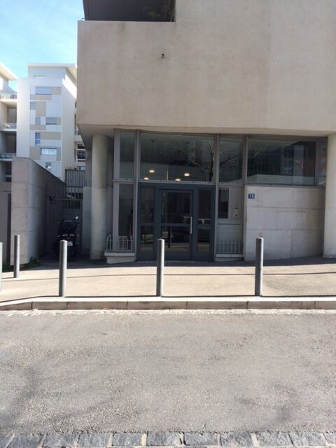 Location Parking/ Box