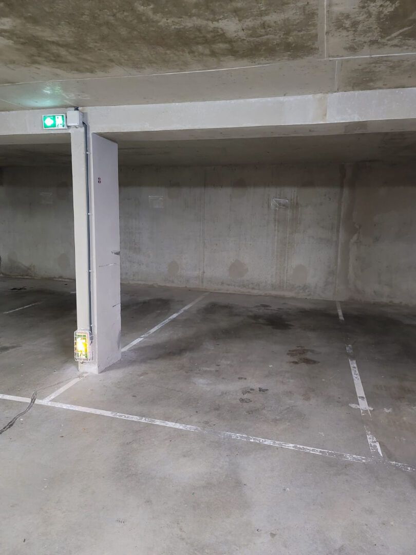 Location Parking/ Box