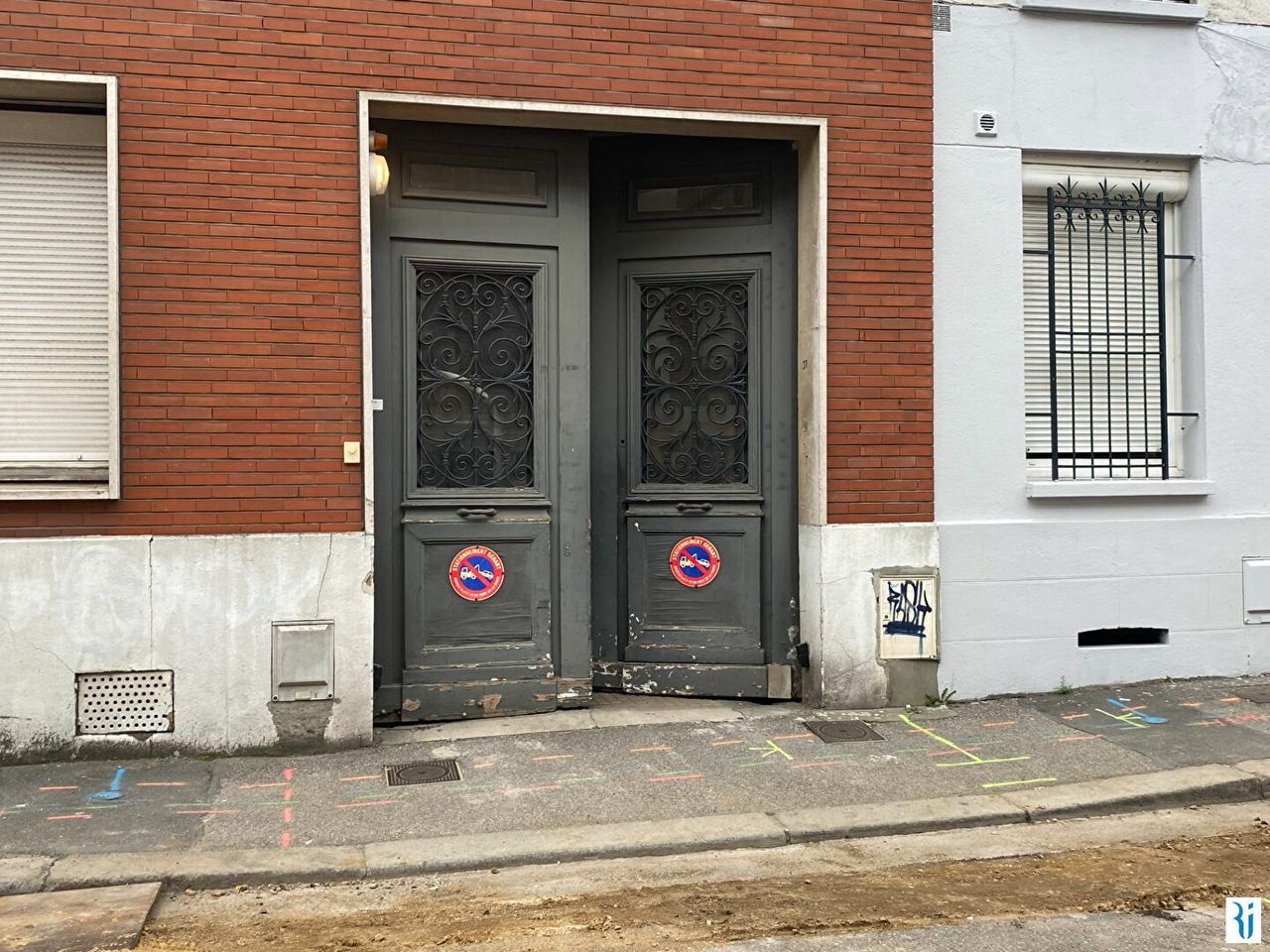 Location Parking/ Box