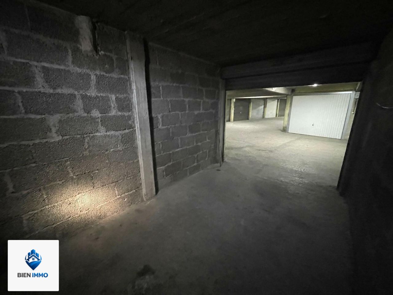 Location Parking/ Box