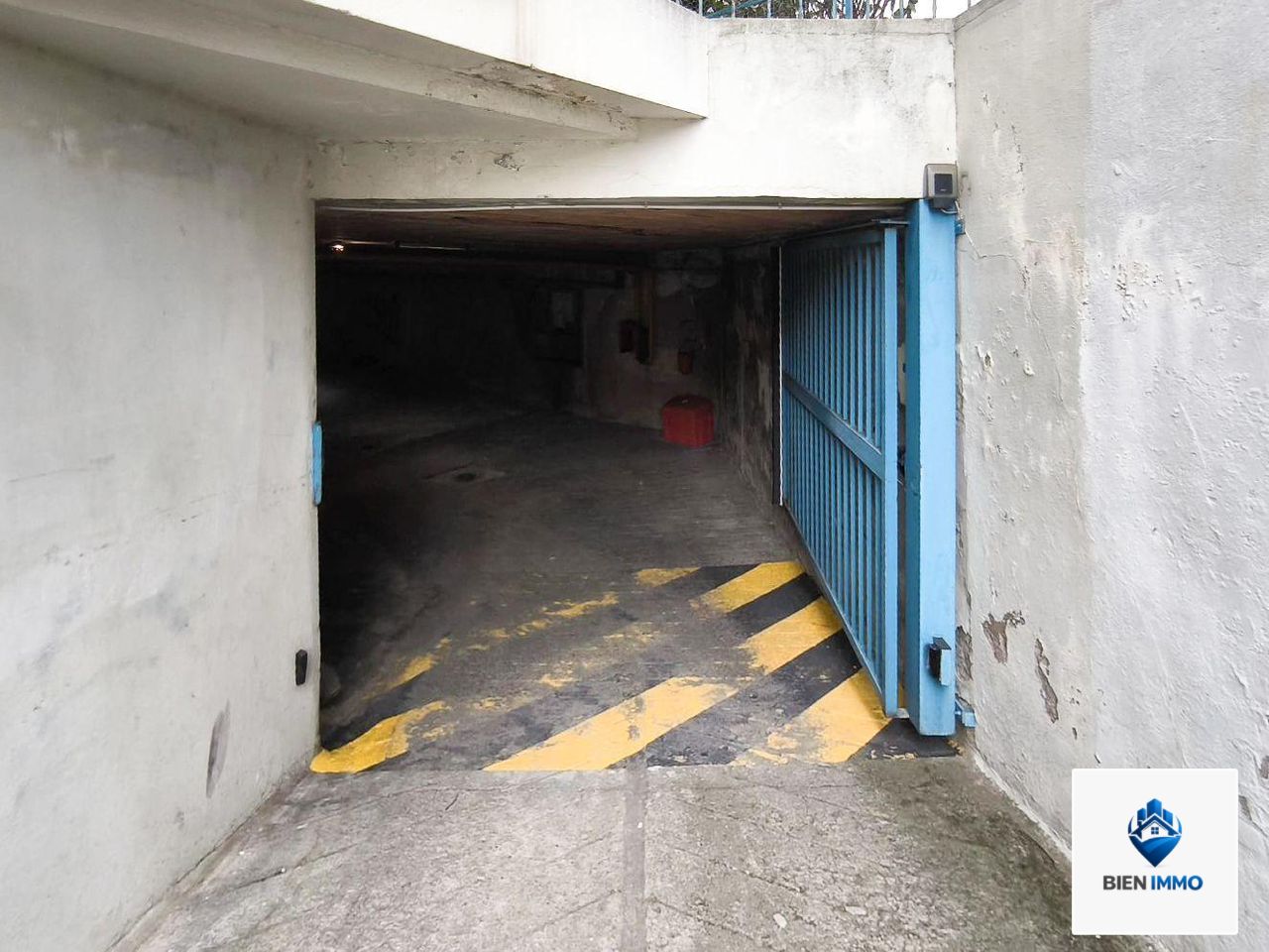 Location Parking/ Box