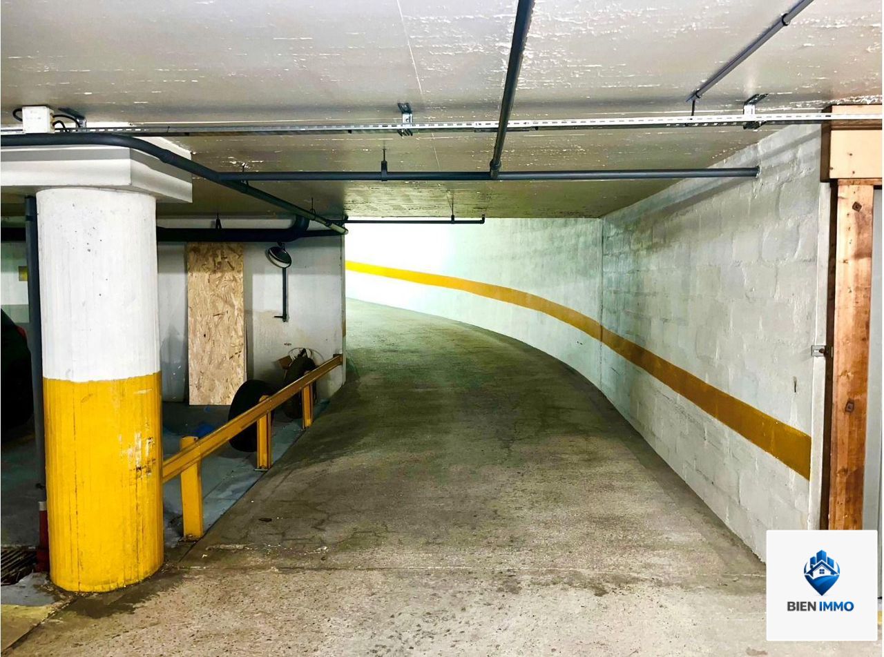 Location Parking/ Box